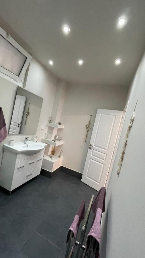Seaview Apartments Anavyssos Ngoại thất bức ảnh